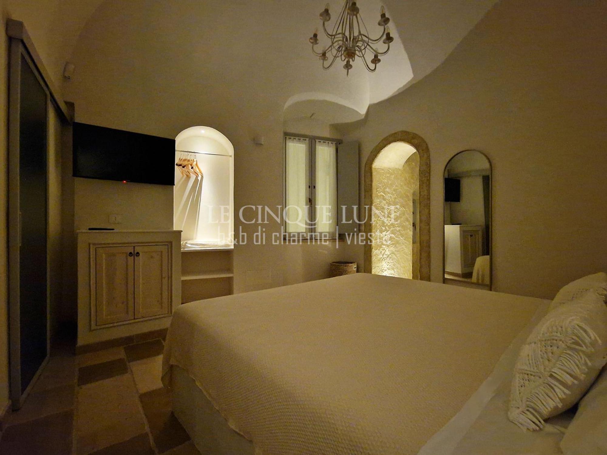 Junior Suite with Bath Tub